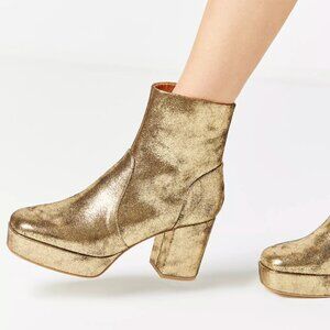 Urban Outfitters UO Olivia Gold Metallic Platform Boot Size 8M